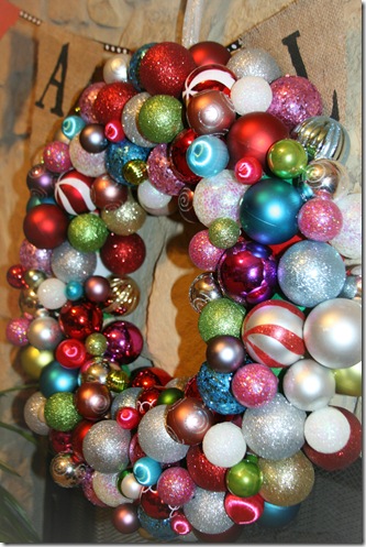 Top 10 Christmas Wreath Ideas - including this ornament wreath! kellyelko.com