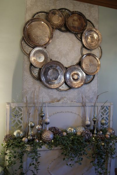 Top 10 Christmas Wreath Ideas - including this silver platter wreath! kellyelko.com