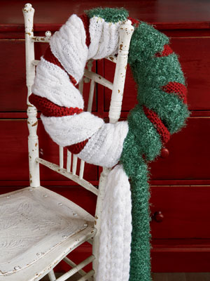 Top 10 Christmas Wreath Ideas - including this scarf wreath! kellyelko.com