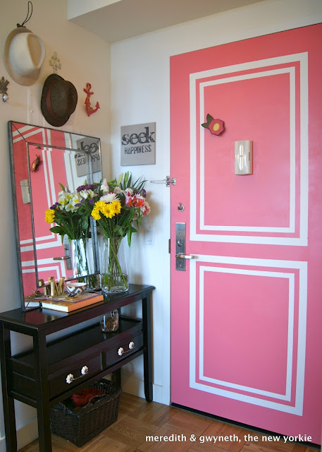 Small space decorating ideas - 470 square foot apartment - with style! kellyelko.com #pink #smallspaces #pinkdoor #apartmentdecor #interiordesign 