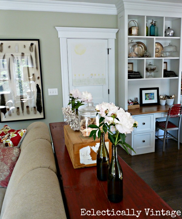 Beautiful family room and kitchen - love the built in desk cubbies kellyelko.com