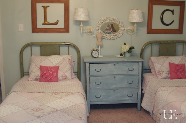 Farmhouse Industrial House Tour - the perfect mix.  Love this vintage bedroom