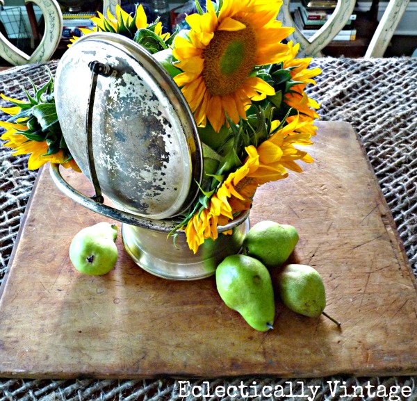 Simple Fall Centerpieces - love the vintage ice bucket kellyelko.com