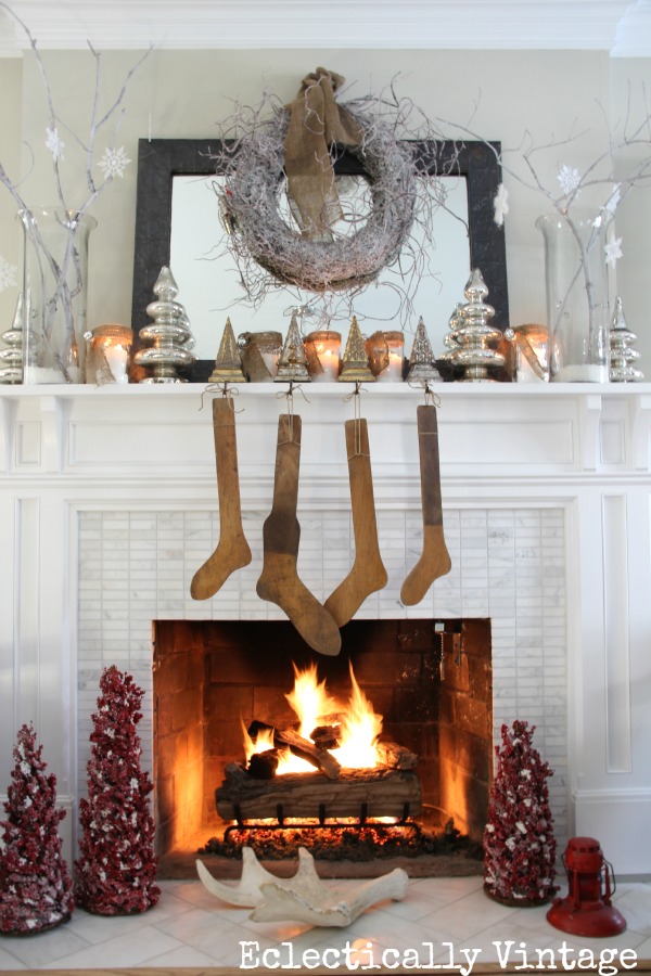 Christmas Mantel Decorating