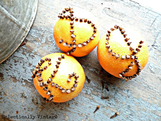 How to make orange pomander - great for the holidays (and smells divine)!  kellyelko.com