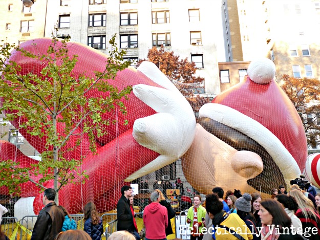 Macy's Thanksgiving Day Parade - Elf on the Shelf Float Inflation