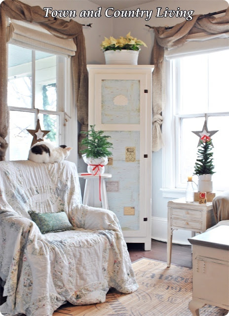 Town and Country Christmas House Tour