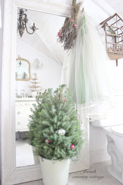 Christmas house tour - even the bathroom is stunning