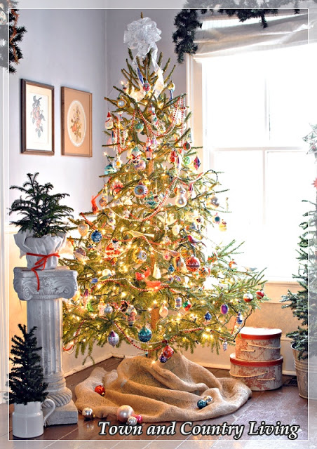 Christmas Home Tour - Town and Country Living blog 