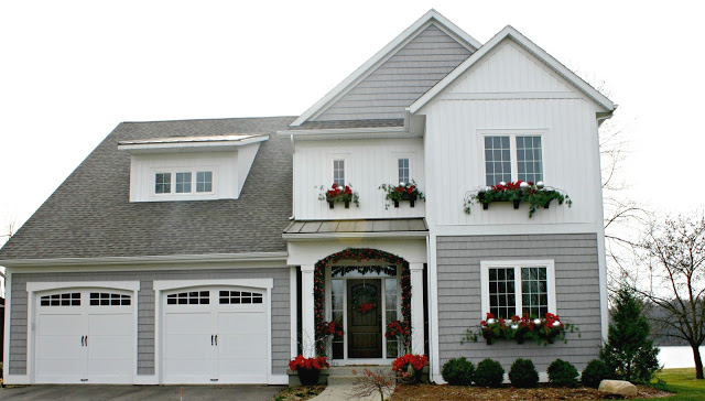 Christmas House Tours - on the lake (tons of great DIY ideas) kellyelko.com