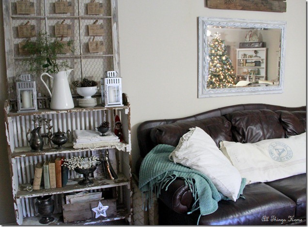 Christmas Family Room - part of a beautiful house tour