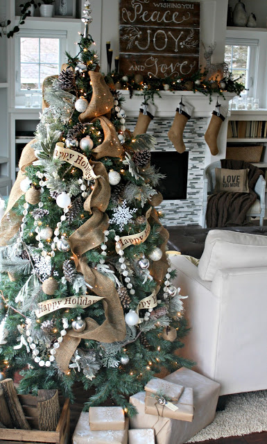 #Christmas House Tours -tons of great DIY ideas like this #burlap #treel!  kellyelko.com