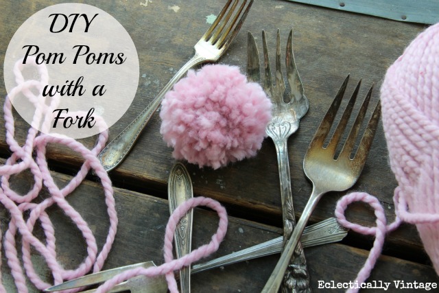 bryder daggry Indeholde Lighed How to Make Pom Poms Flowers with a Fork at Eclectically Vintage