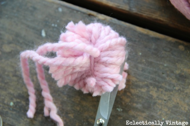 DIY pom pom flowers - with a fork!  kellyelko.com