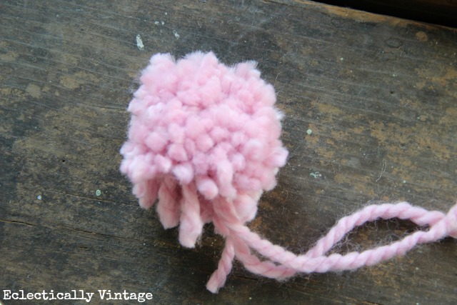 DIY pom pom flowers - with a fork!  kellyelko.com