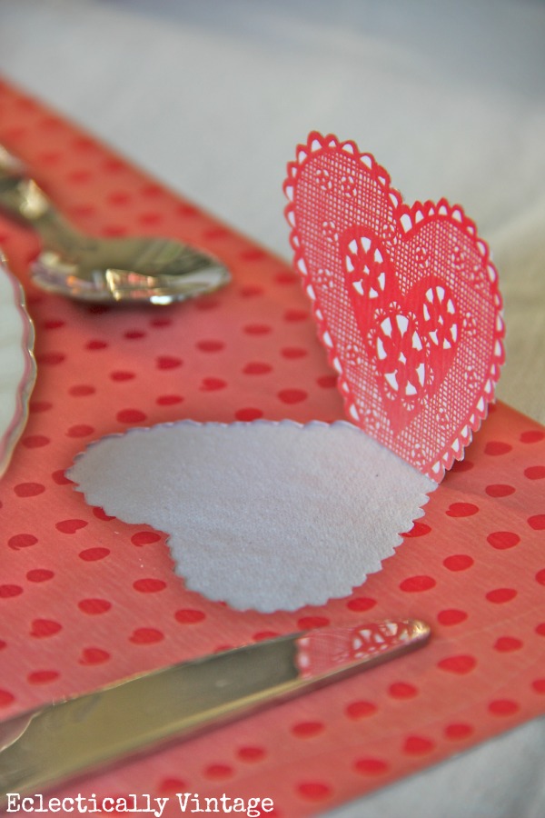 Make pop up Valentine place mats kellyelko.com