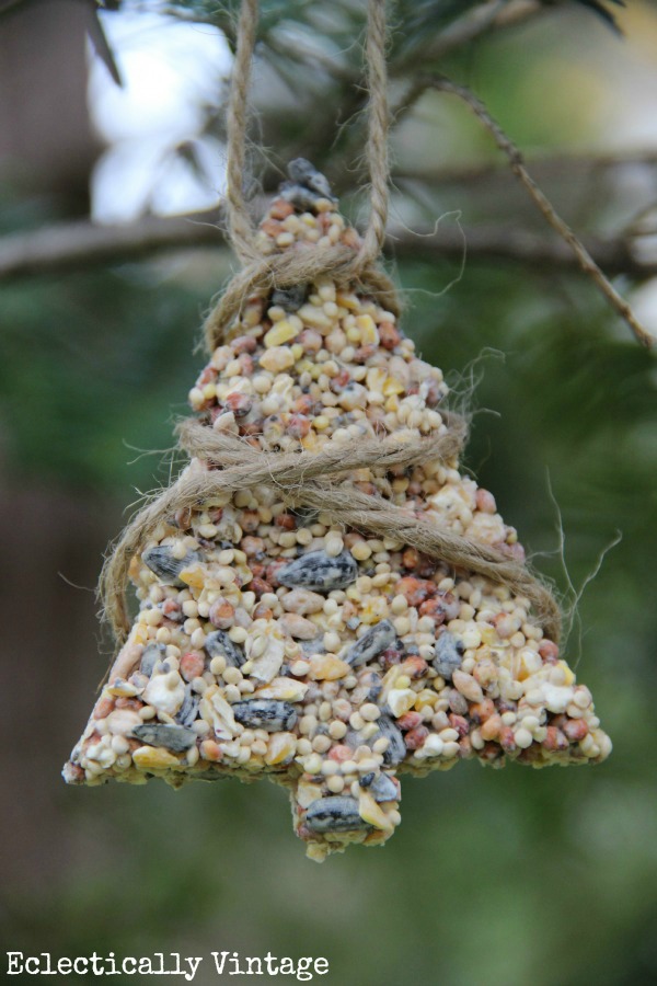 Birdseed ornaments recipe - the birds will flock to your yard! kellyelko.com