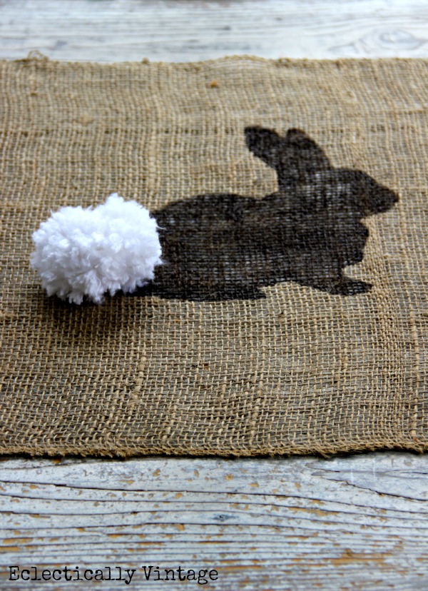 See how to make this burlap bunny table runner - a fun Easter craft! kellyelko.com