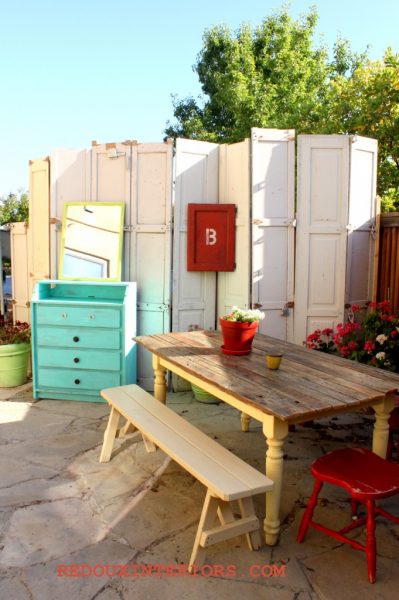 How to make a privacy screen from old doors