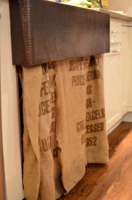 Flea Market Fabulous house tour - you don't want to miss this!  Love this burlap sink skirt