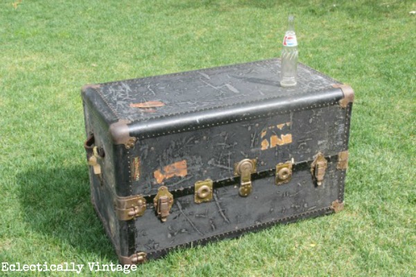 VINTAGE ANTIQUE 32 1900's STEAMER TRUNK COFFEE TABLE CHEST