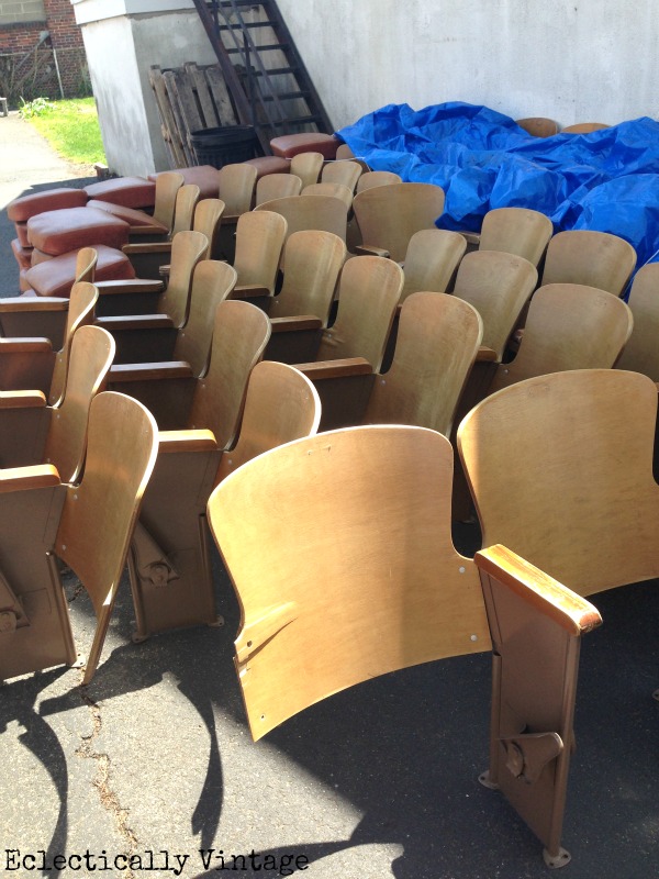 Vintage theatre seats - the Free find that got away!  kellyelko.com