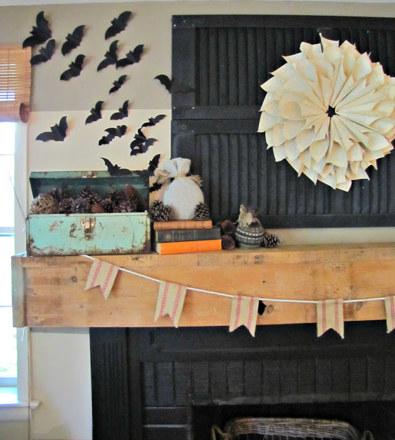 Top 10 Halloween Mantel Ideas - I love every single one!  kellyelko.com