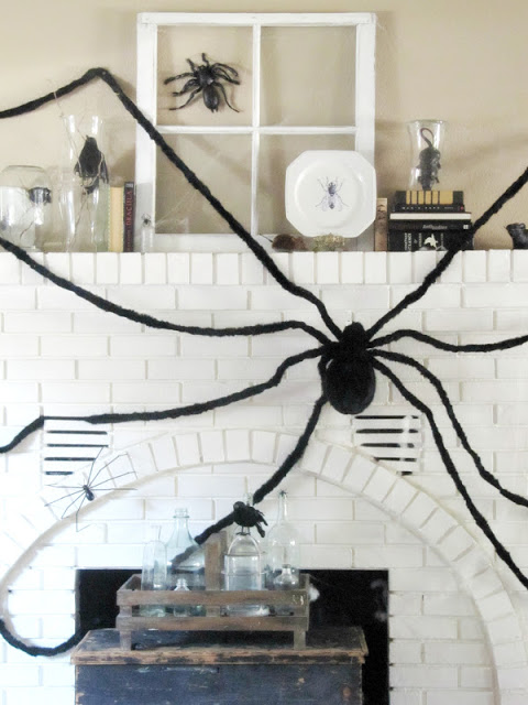 Top 10 Halloween Mantel Ideas - I love every single one!  kellyelko.com