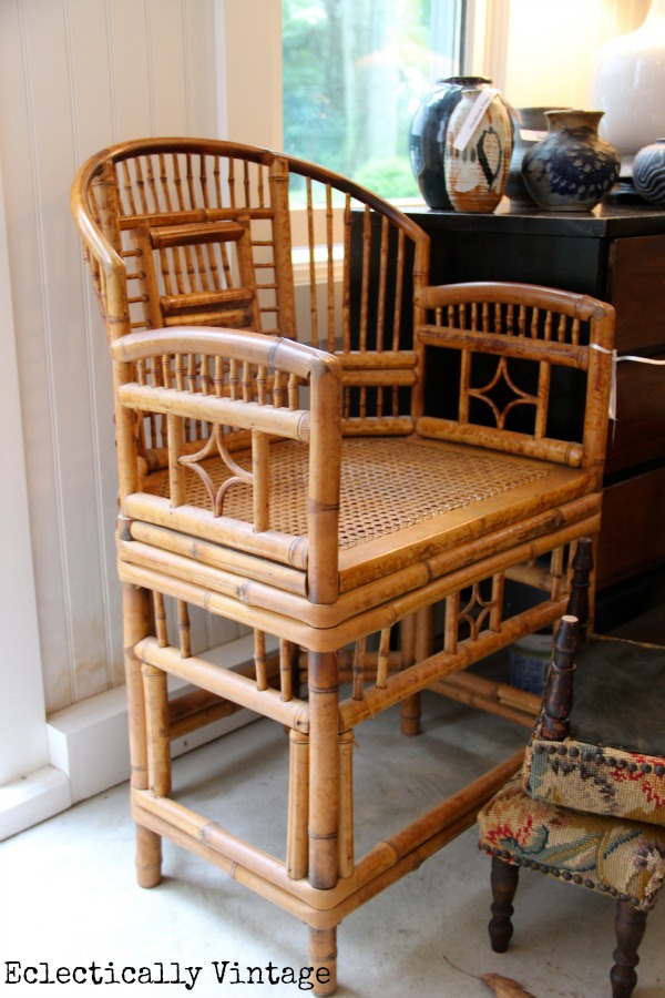 See how to throw a chic garage sale - tons of pics from farmhouse to mid century modern!  kellyelko.com