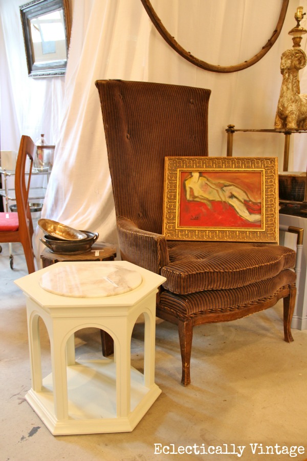 See how to throw a chic garage sale - tons of pics from farmhouse to mid century modern!  kellyelko.com