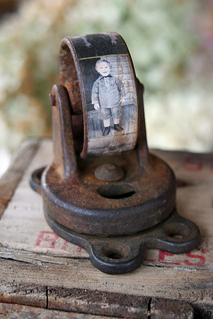 10 Creative Repurposing Ideas - including this caster photo paperweight!