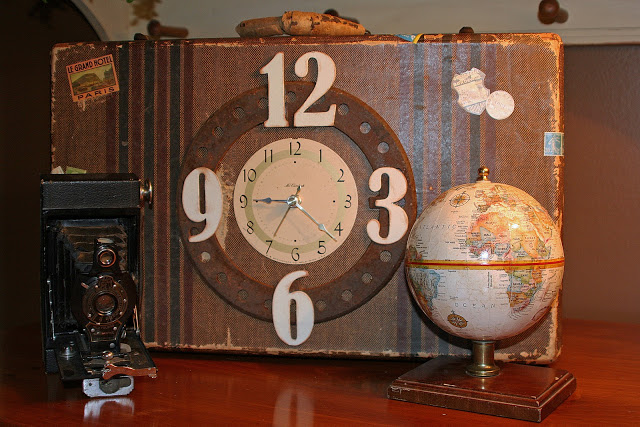 10 Creative Repurposing Ideas - including this vintage suitcase clock!