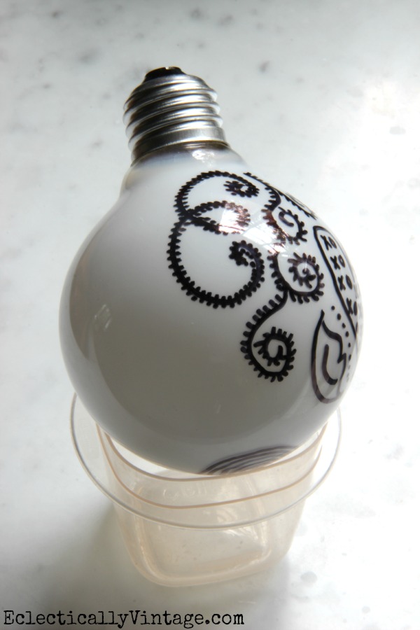 Doodle Lightbulbs - these look so cool in a light fixture! kellyelko.com