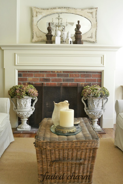 Cottage living room - take the tour