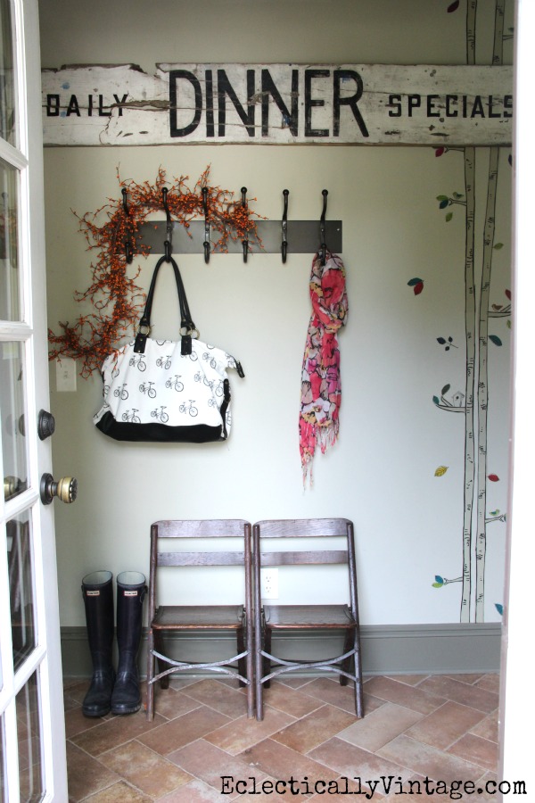 Vintage Fall Home Tour - creative fall decorating ideas!  Love this mudroom. kellyelko.com