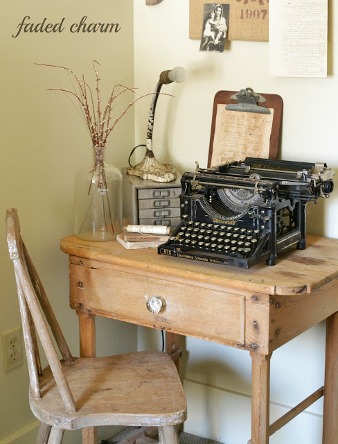 Antique typewriter - part of this cottage tour