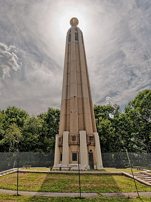 World's Biggest Lightbulb to honor Thomas Edison - 13 feet tall on a monument in NJ