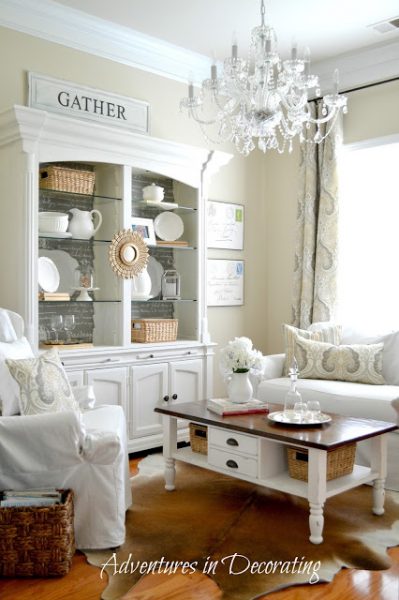 Southern Home Tour - get some great ideas from one of the unique decorating blogs