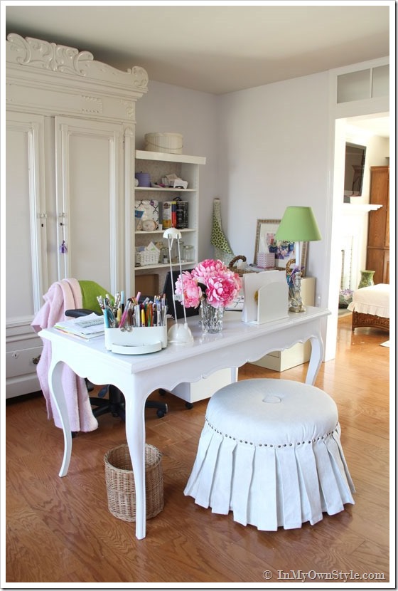 Craft Room Ideas - love the use of space!