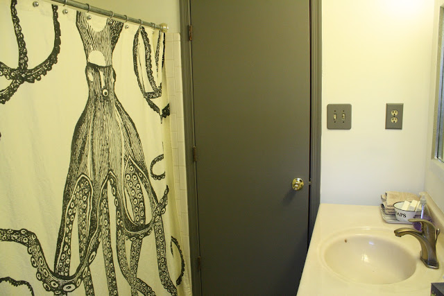 Octopus shower curtain - and love the painted door