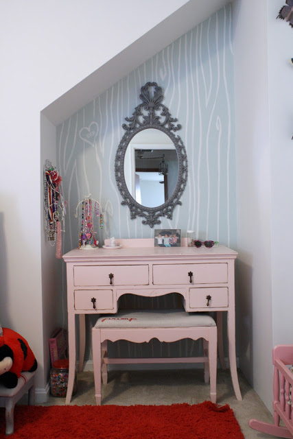 Faux bois stenciled wall 