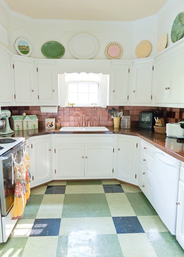 Fun Retro Kitchen from The Decorologist 