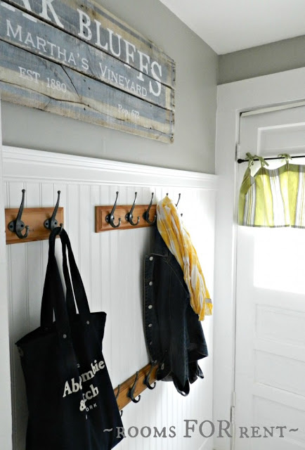 Great sign in this mudroom