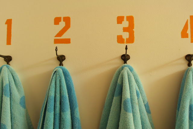 Numbered bathroom hooks - perfect for a kids bathroom