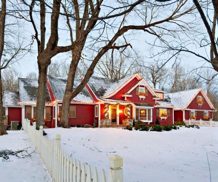 Christmas home tour at kellyelko.com