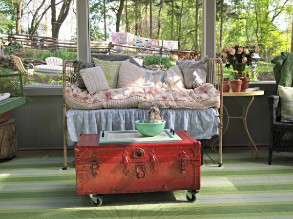 Vintage porch - full of fun decorating ideas