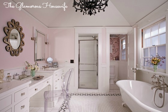 Fun pink bathroom and house tour featured at kellyelko.com