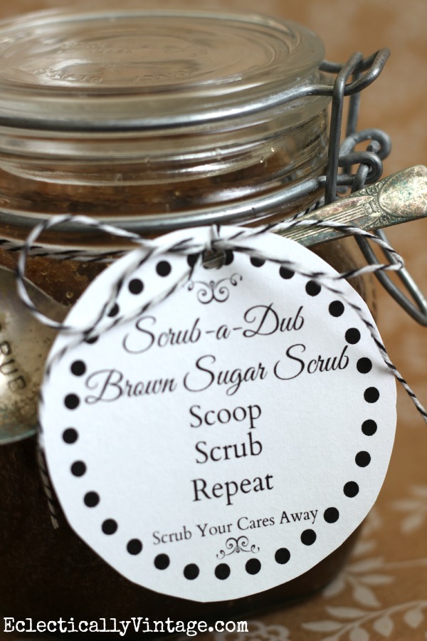 DIY Body Scrub - so easy and perfect gift! (free printable tags too) kellyelko.com