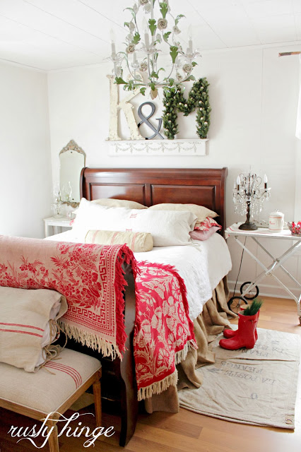 Christmas bedroom decorating ideas - beautiful!