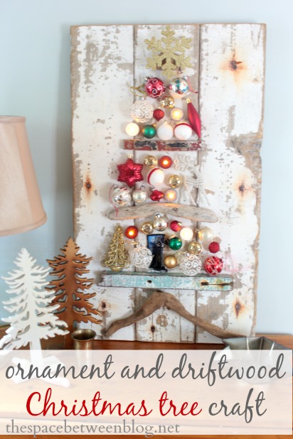 Driftwood & ornament Christmas tree